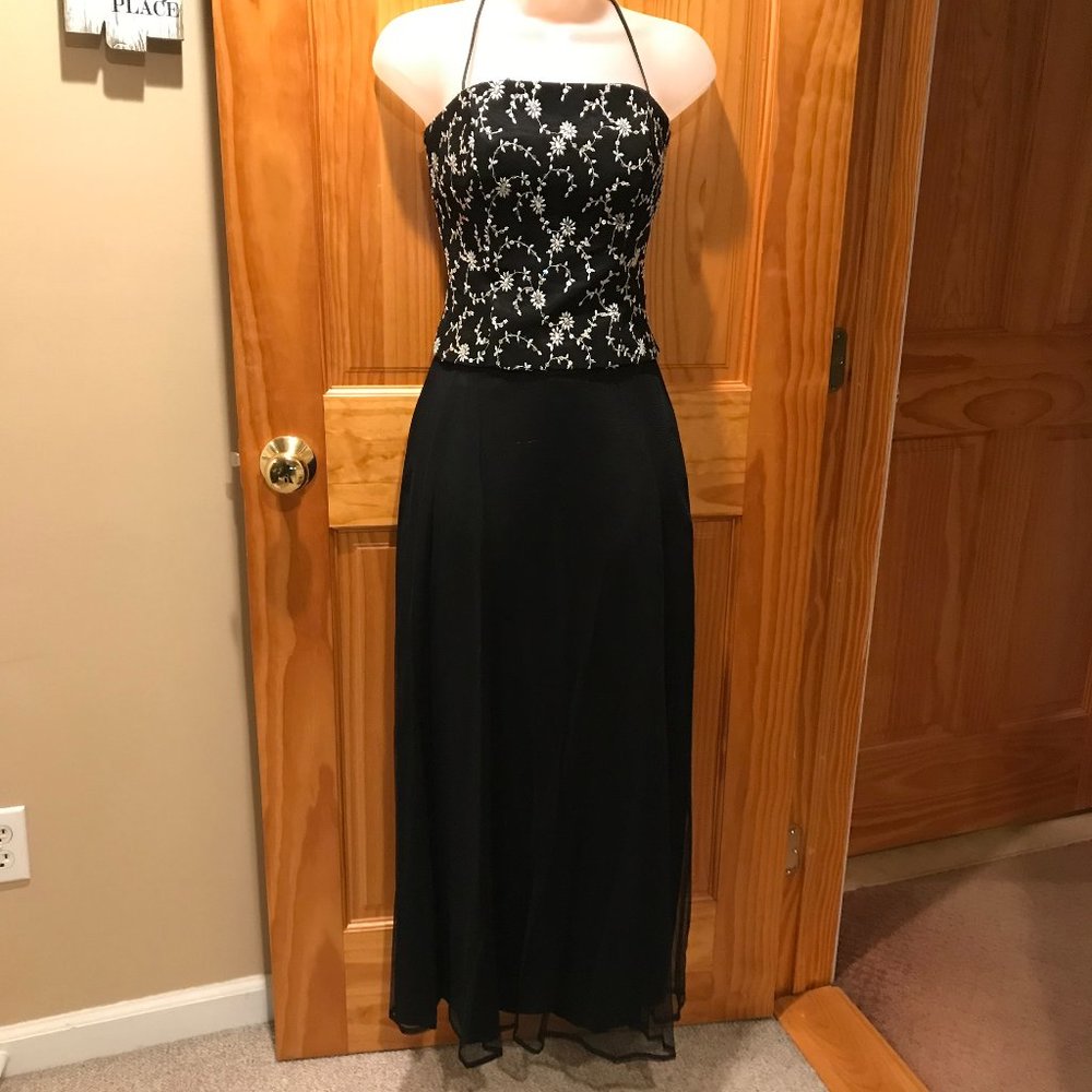 Blondie Nites Dress - Picture 2 of 10